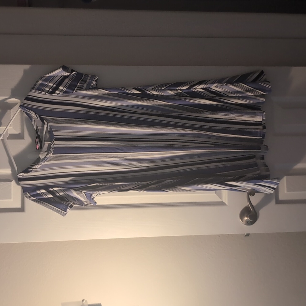 Nice vertical stripped dress